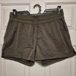 North Face Shorts Medium